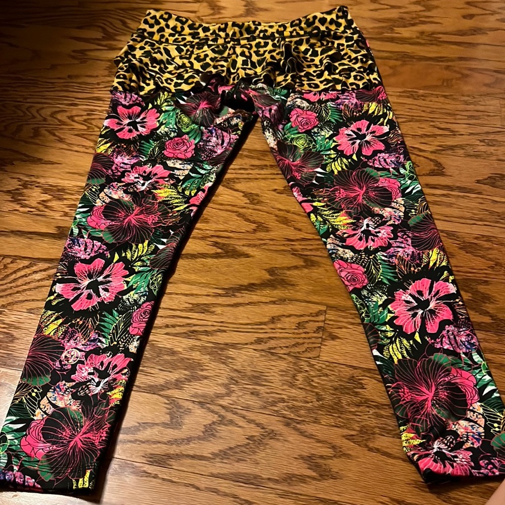 Zumba pants with ruffle butt
